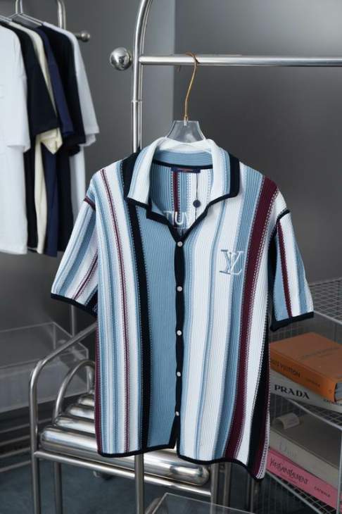 Picture of LV Shirt Pant Suits _SKULVS-XLhgntx1123765
